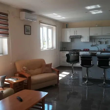 Διαμέρισμα Webooking Garden House 2 Kivisil